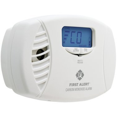 First Alert® Dual-Power Carbon Monoxide Plug-in Alarm with Digital Display
