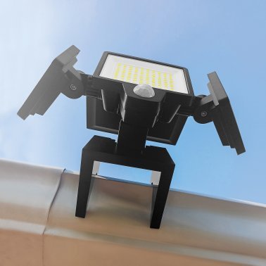 Insert Toolless Products Easy-Install 1,000-Lumen Gutter-Mount Triple-Head Solar Security Light, Black